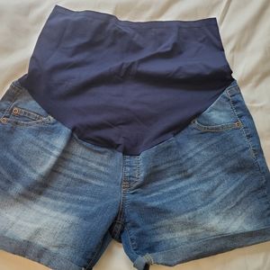 Maternity shorts